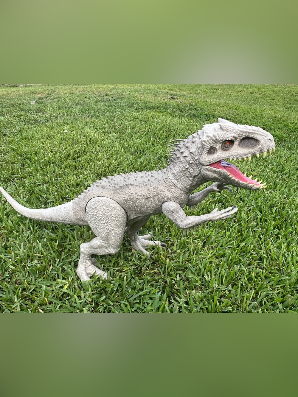 Jurassic World Camp Cretaceous Super Colossal Indominus Rex Action Figure 38”